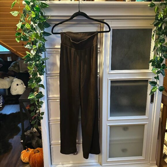 Lounge Set - Picture 3 of 3